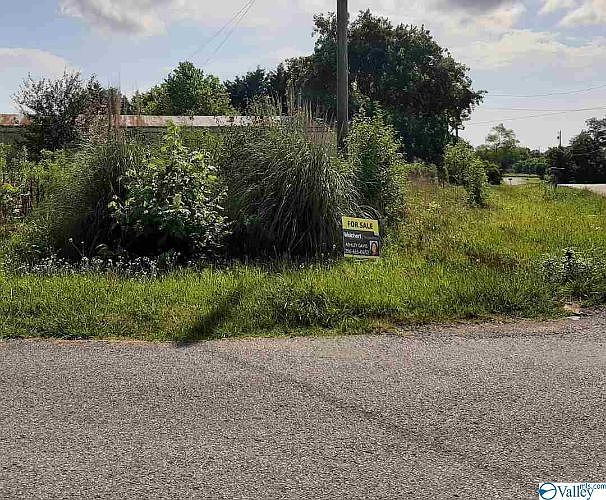 2nd image of 130 White Cir