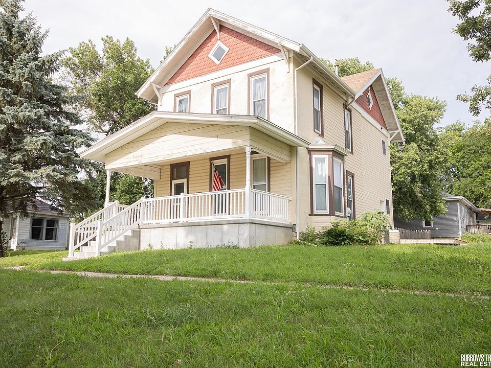 1st image of 528 Central Ave