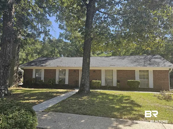 4255 Woodcliff Dr S, Mobile, AL 36693