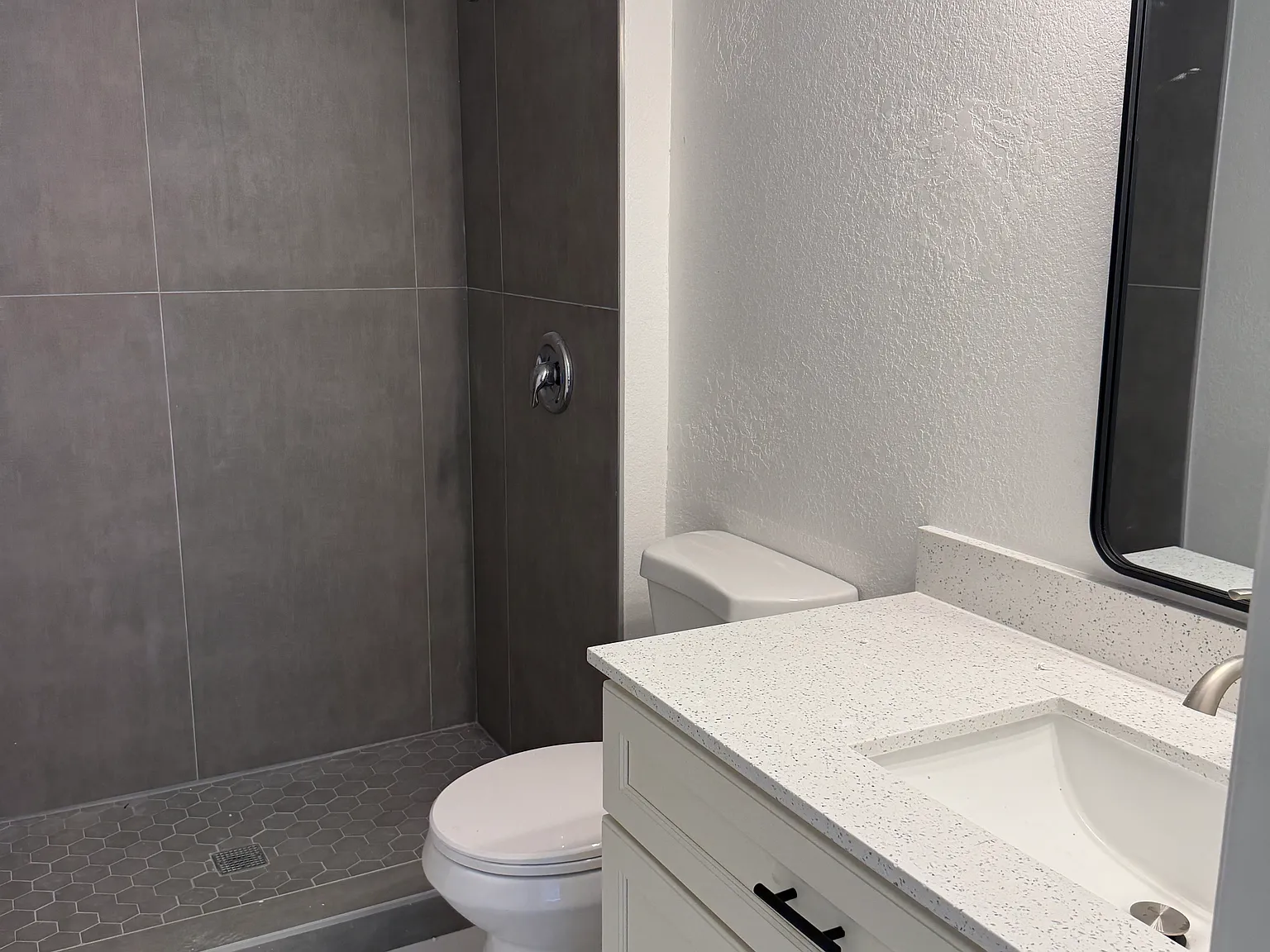 2 bed, 900 sqft, $2,000 — Photo 3