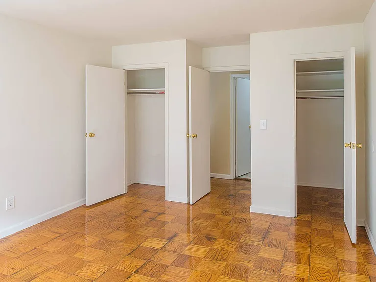 18 Regency Manor Dr — Photo 22