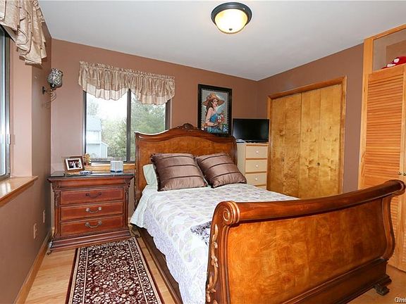 5th image of 112 Panorama Dr