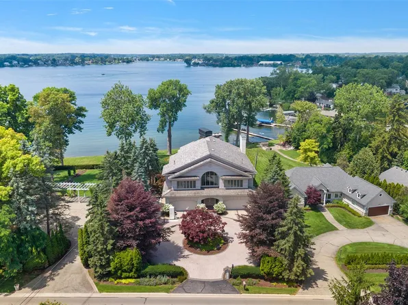2980 Middlebelt Rd, West Bloomfield, MI 48323