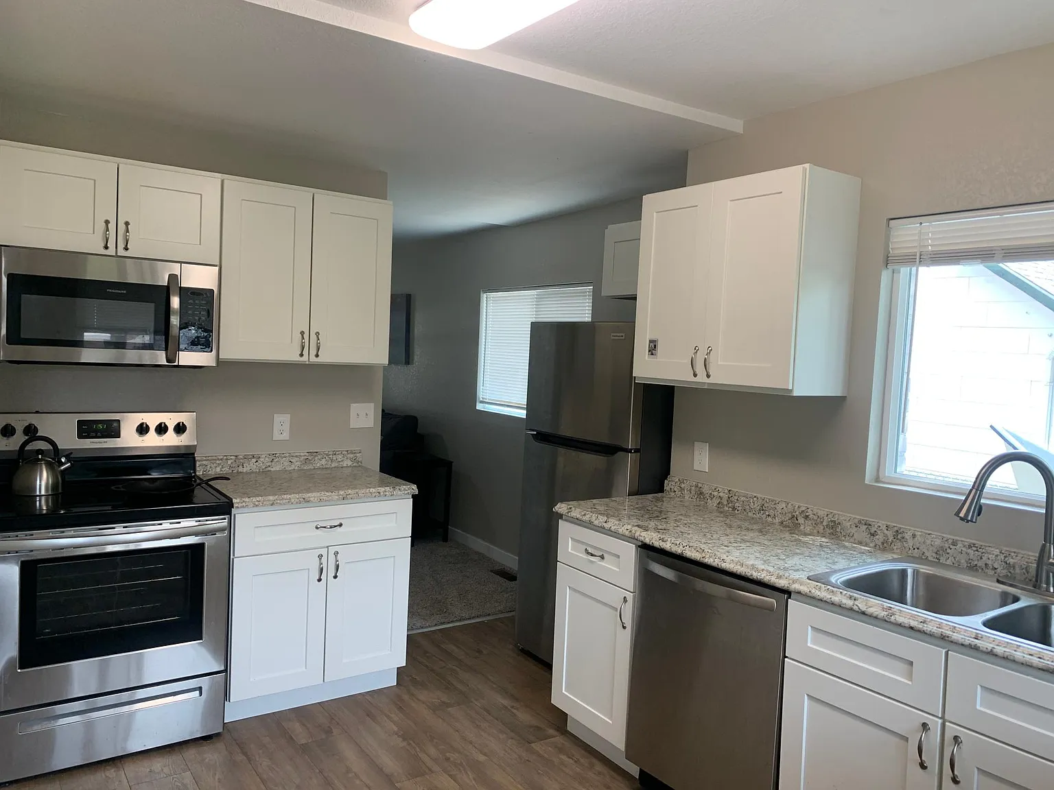 2 bed, 1130 sqft, $1,995 — Photo 3