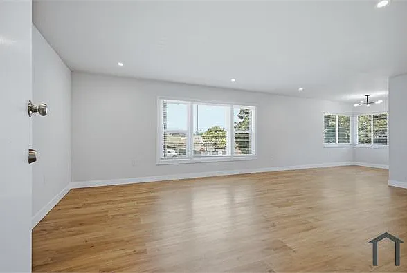 5036 Coliseum St #4 — Photo 1