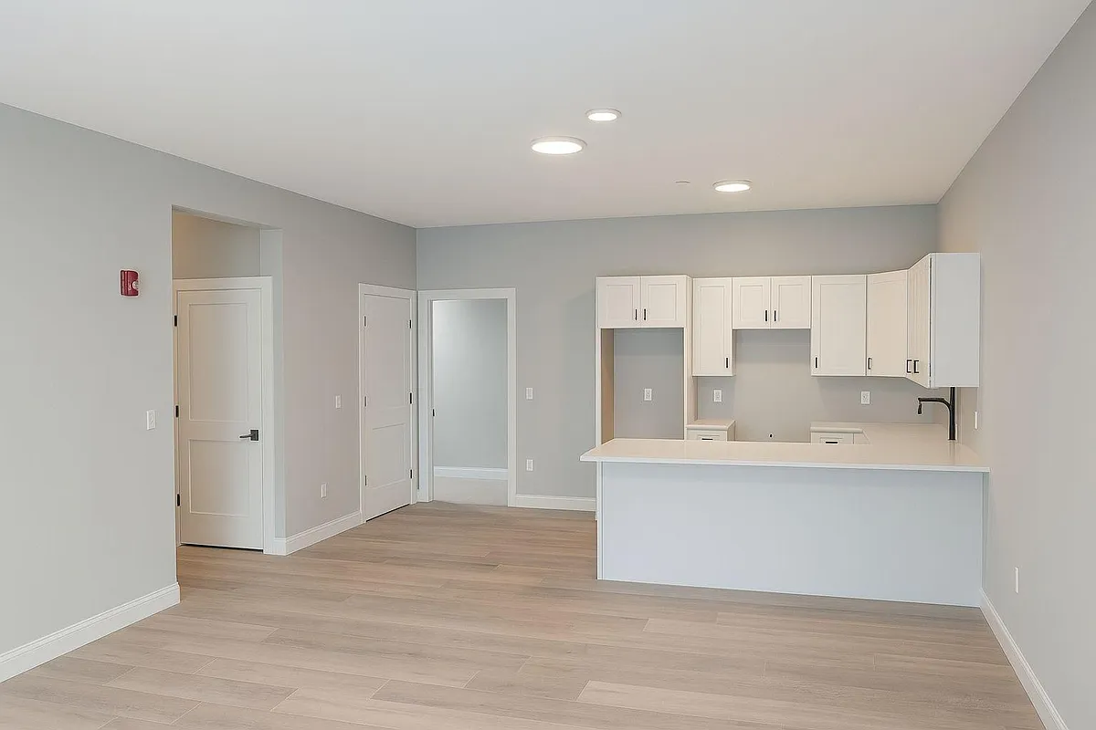 Unit Photo - 391 Springfield Ave #3K