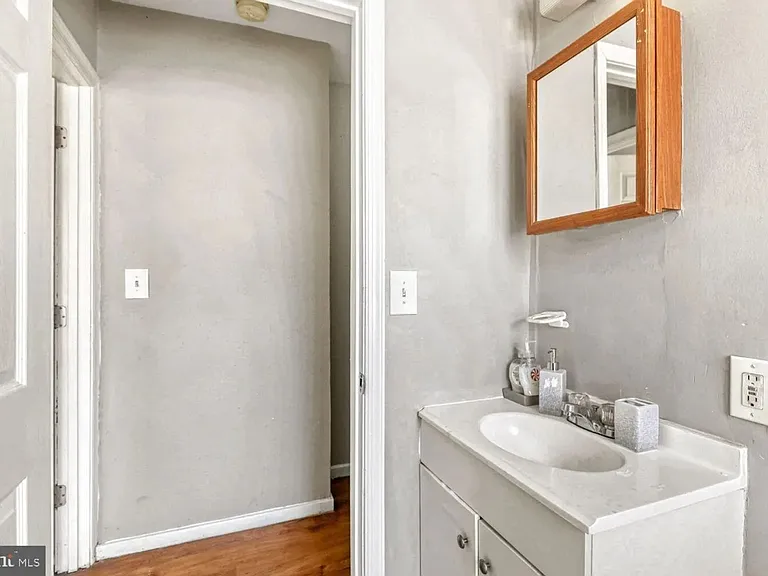 400 N Rose St #1 — Photo 6
