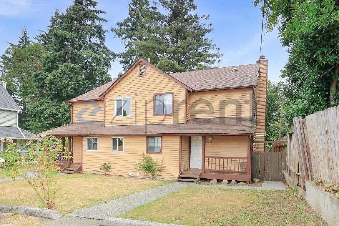 3 bed, 1.5 bath, $2,850 — Photo 1