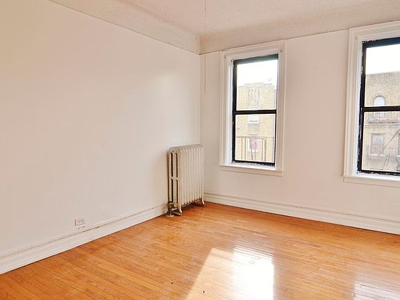 3rd image of 549 Isham St APT 59