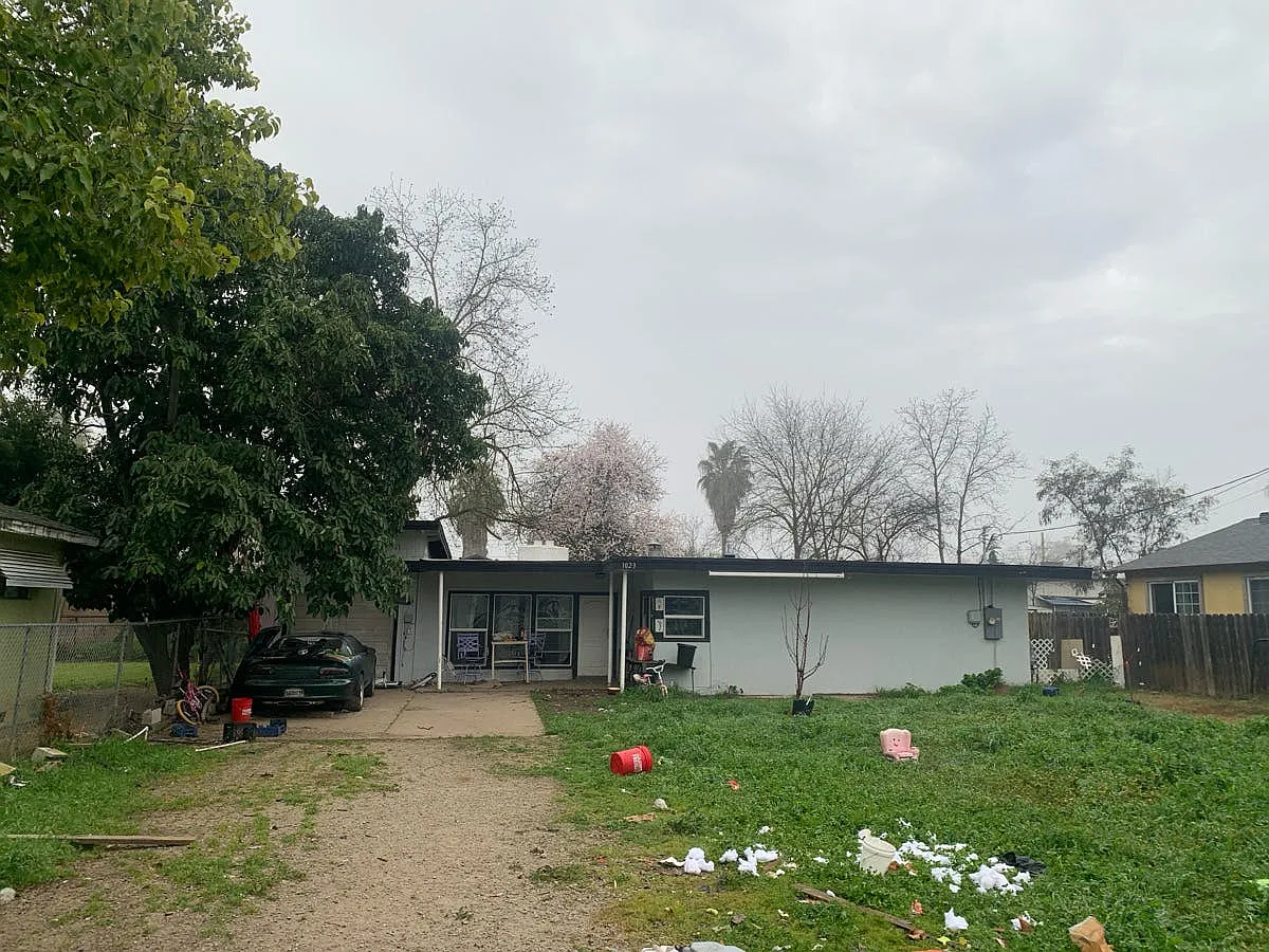 1023 S Golden Gate Ave photo 1