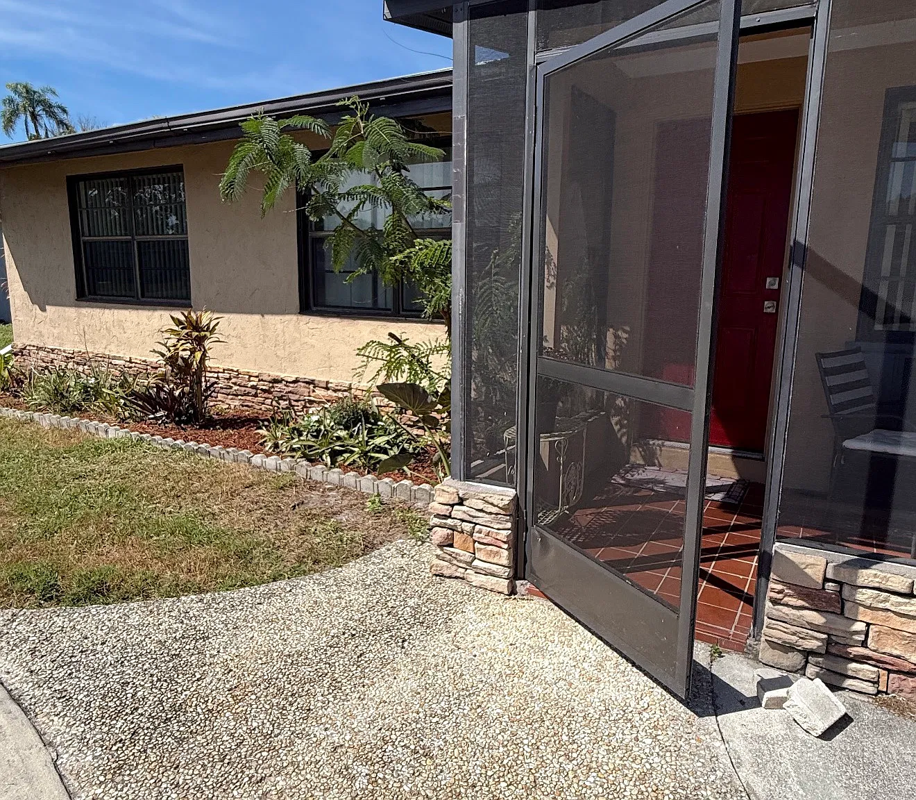 3 bed, 1150 sqft, $1,850 — Photo 1