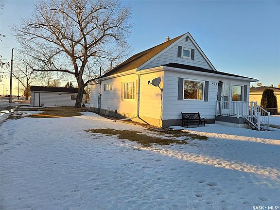 2nd image of 226 1st STREET W