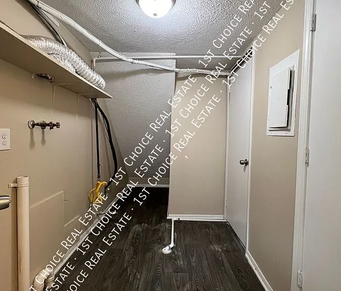 4447 Harding Ave — Photo 7