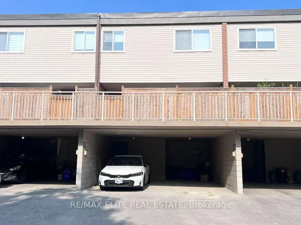205 Milestone Cres, Aurora, ON L4G 3M2