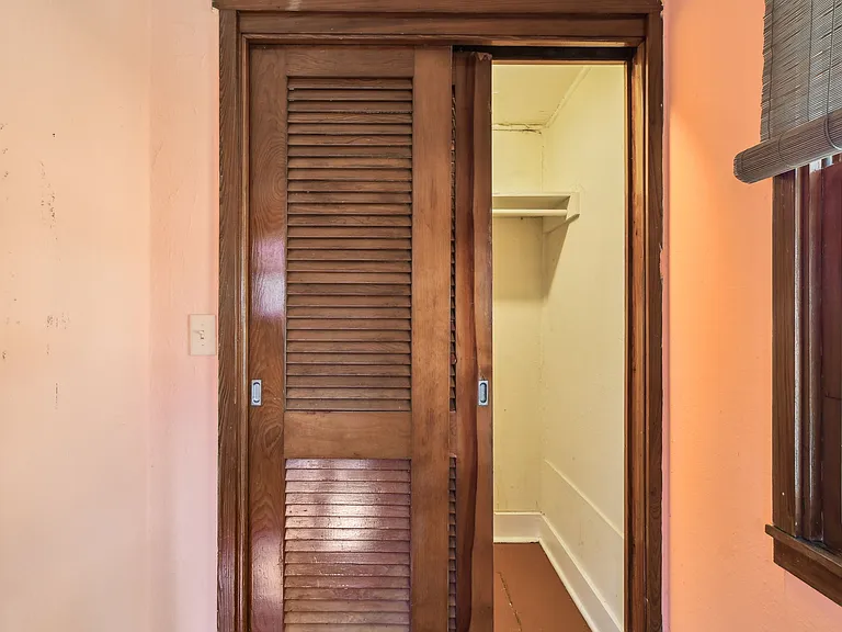 618 Louden Ave — Photo 32