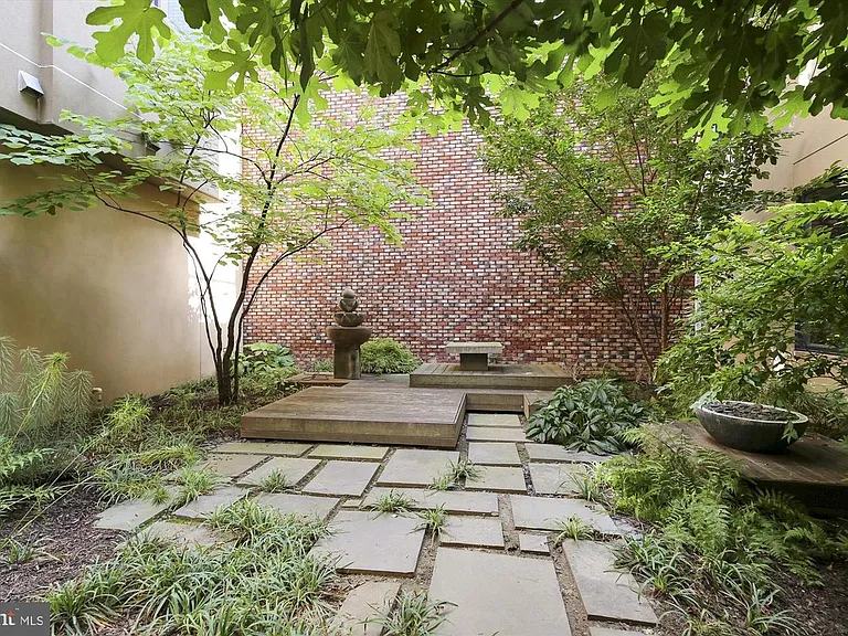 2360 Champlain St NW #1.4 — Photo 34
