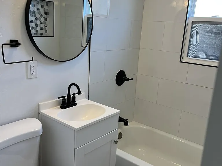 5375 Churchward St — Photo 9
