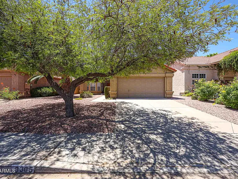 3305 E Wildwood Dr — Photo 2