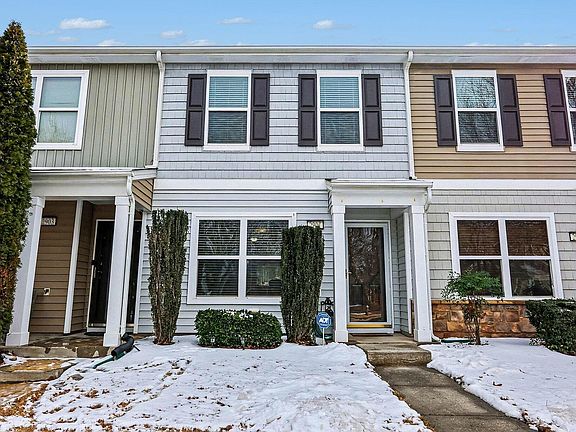 2nd image of 2905 Berkeley Springs Pl