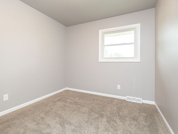 4th image of 320 4th St E