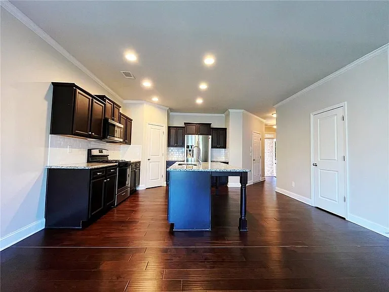 330 Holdings Dr — Photo 7