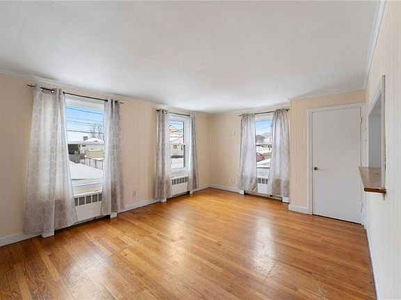 3rd image of 30 Arro St