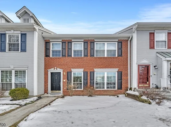 46 Balboa Ln, Franklin Twp., NJ 08823