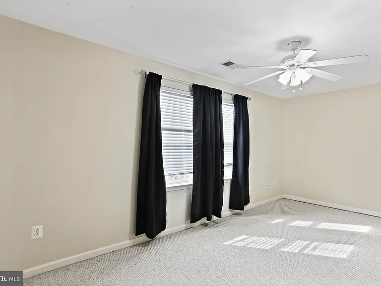 570 Eisenhower Dr — Photo 12