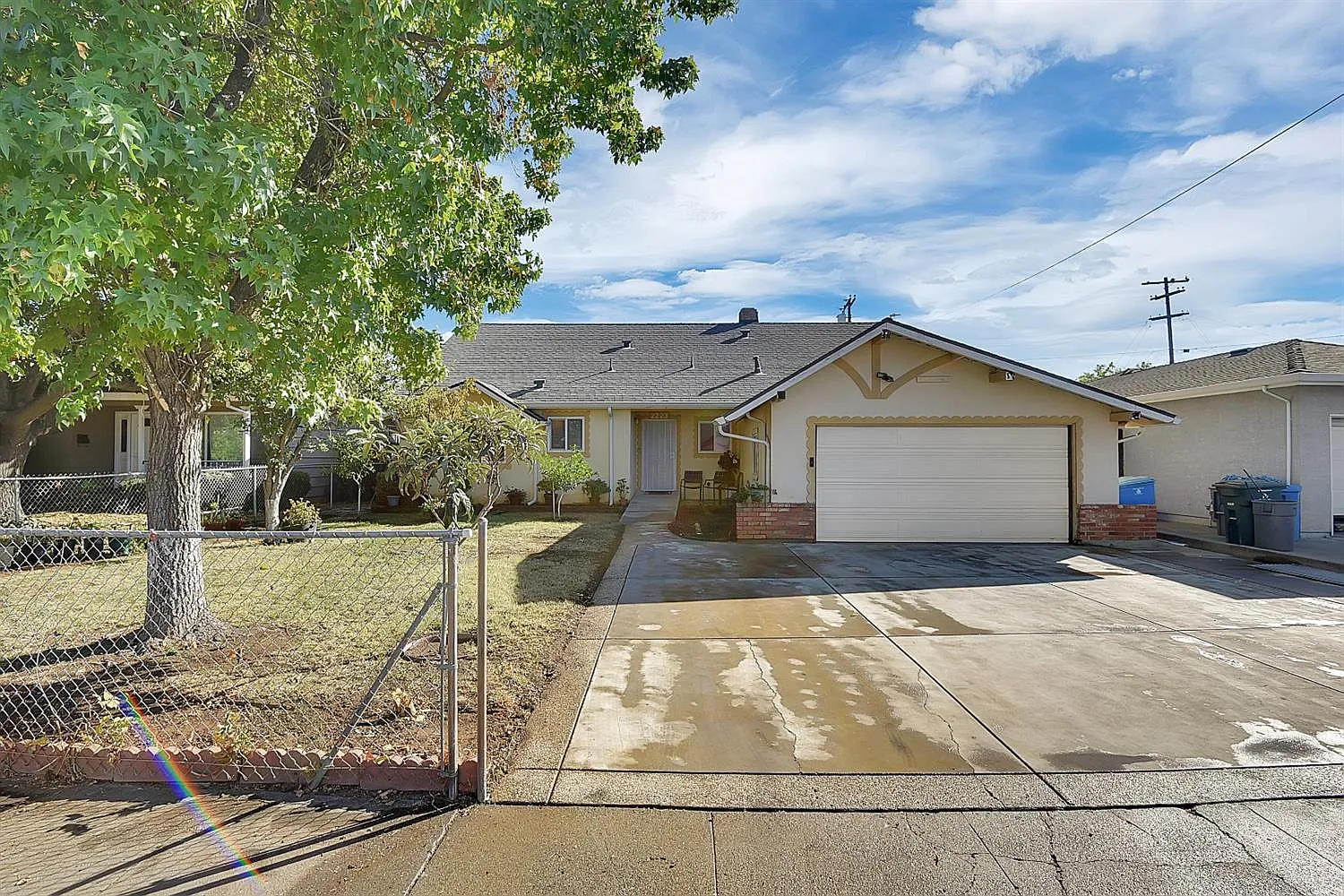 2223 Foust St photo 1