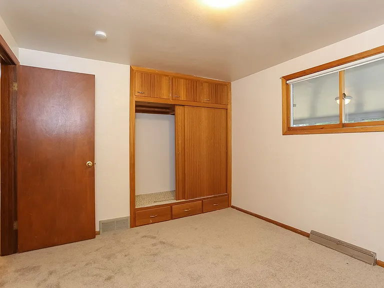 2408 Lake Dr — Photo 11