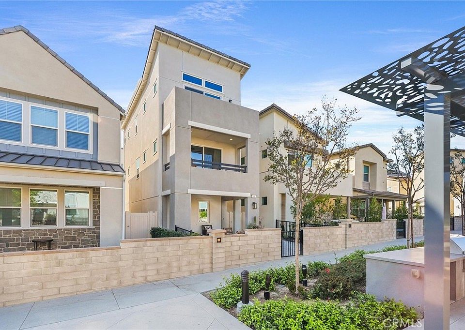 1st image of 540 Sparrowhawk Way