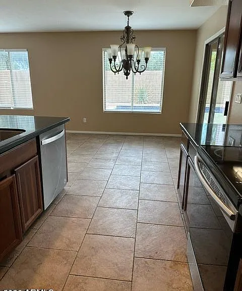 3118 S 95th Ln — Photo 5