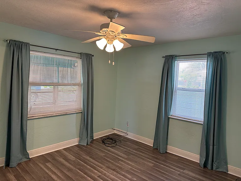 1355 Hiawatha Ave — Photo 9