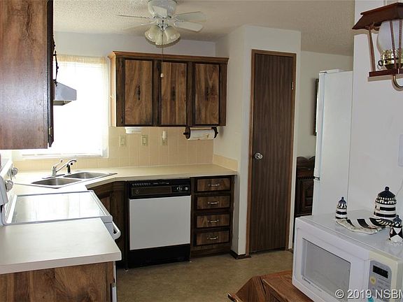 4th image of 295 Navajo Dr