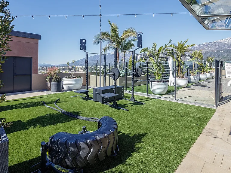 Outdoor Fitness - Esperanza at Duarte Station