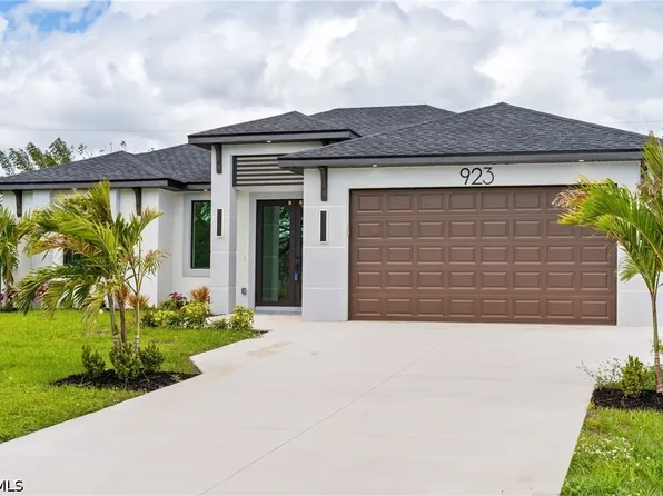 923 NE 17th Terrace Cpe, Coral, FL 33909