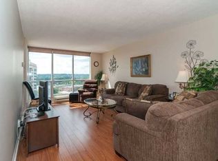 65 Ellen St #806, Barrie, ON