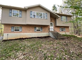 302 Richard Dr, Long Pond, PA