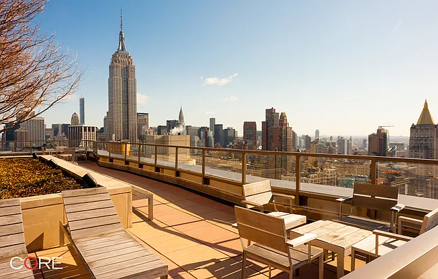 Rented by CORE | media 37