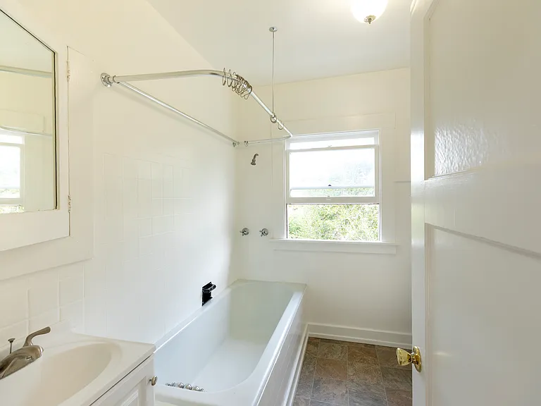 373 Moraga Ave — Photo 36