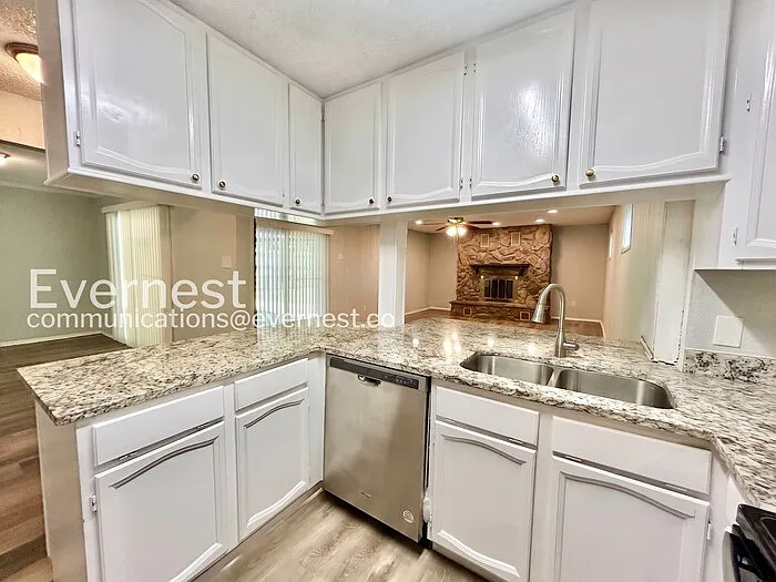 1505 Hanover Dr — Photo 7
