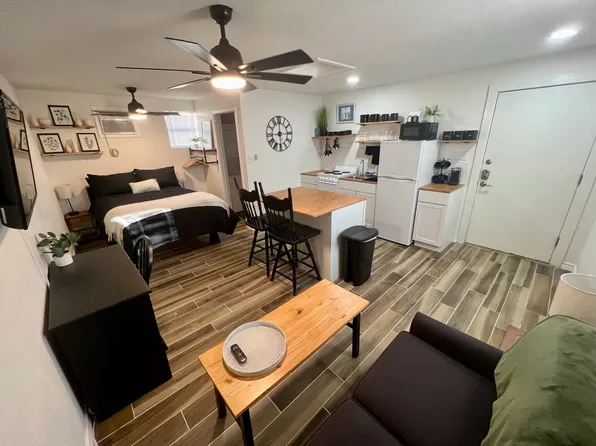 2433 Meadowbrook Dr #B, Abilene, TX 79603