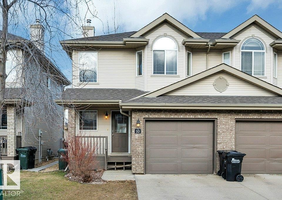 1st image of 155 Crocus Cres #10