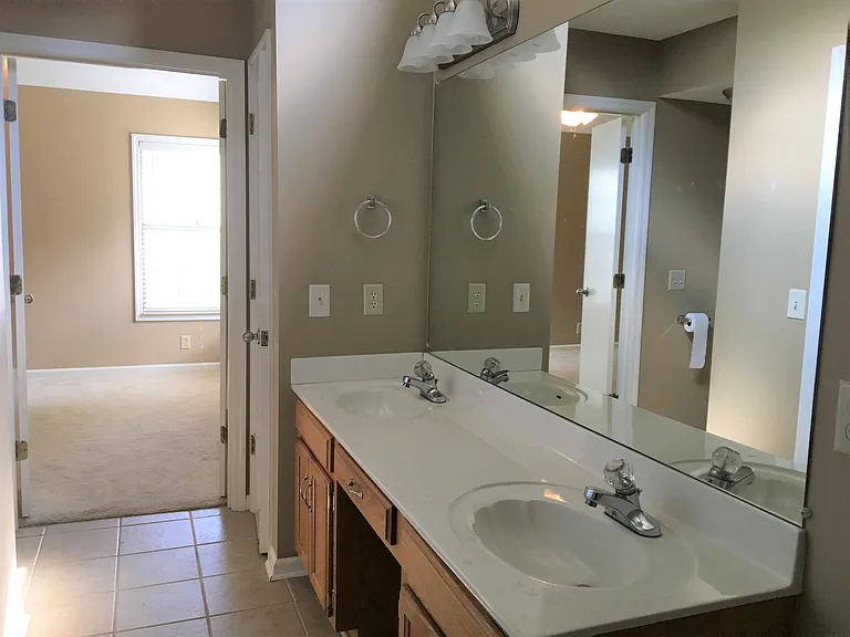 100 Meridian Ct #100 — Photo 14