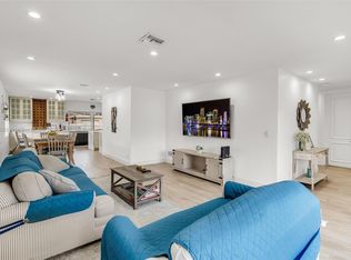 821 Harrison St, Hollywood, FL 33019
