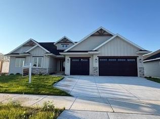 2016 Jack Ryan Dr, Prairie Du Sac, WI 53578