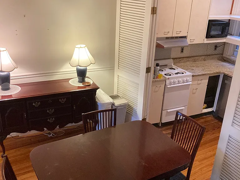 655 Maryland Ave NE #A — Photo 8