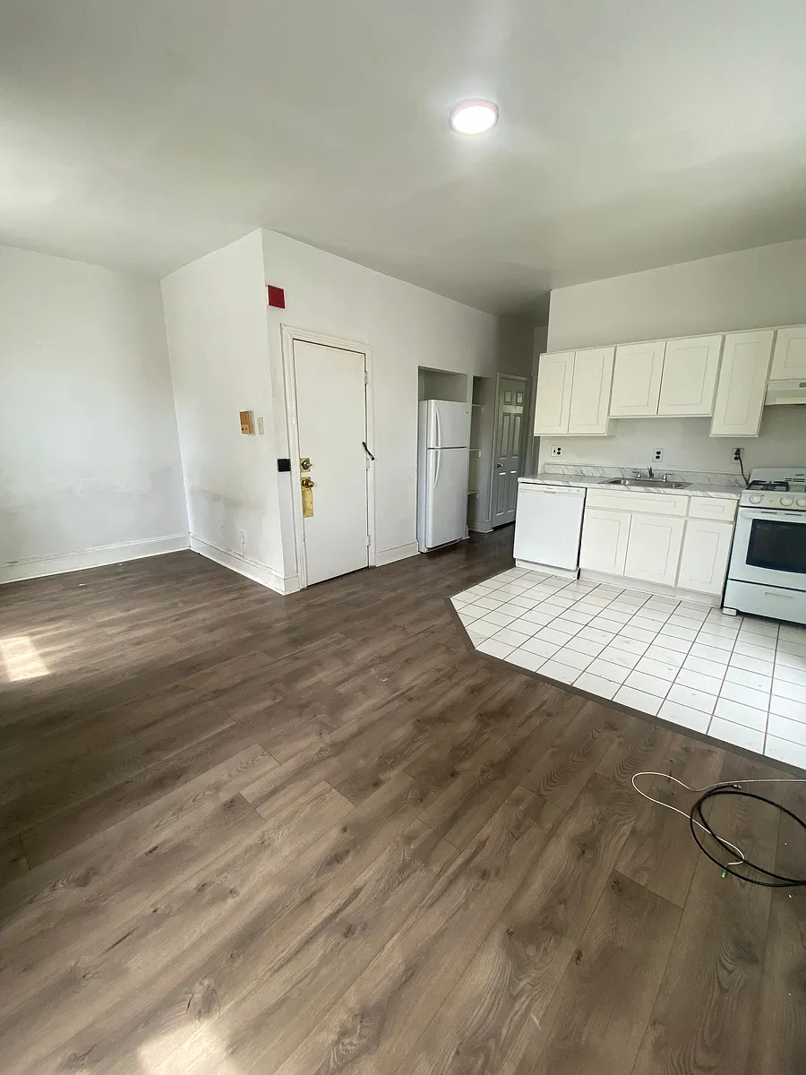 Building Photo - 3708 Hamilton St #3