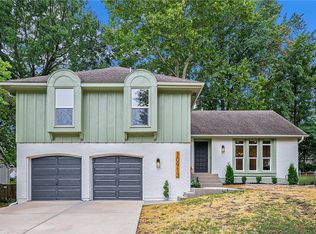 10913 W 101st St, Overland Park, KS 66214