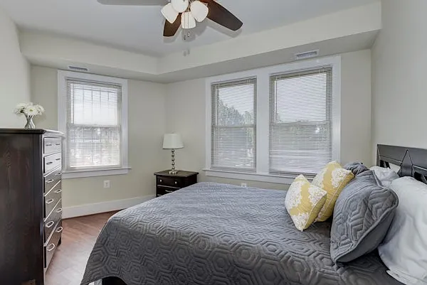 NEW QUIN APARTMENTS — Photo 9